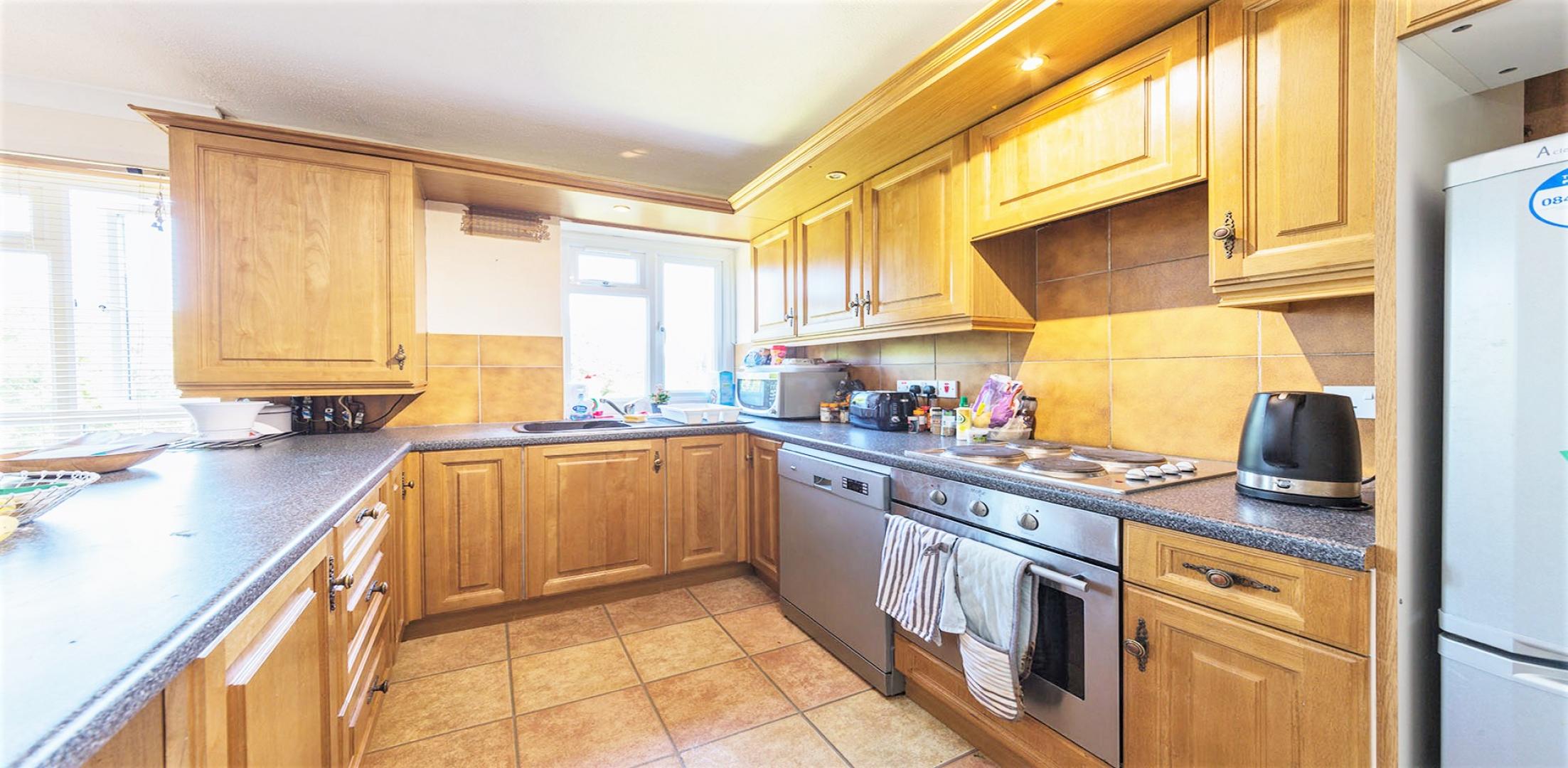 Modern Apartment Mapesbury Road, Kilburn